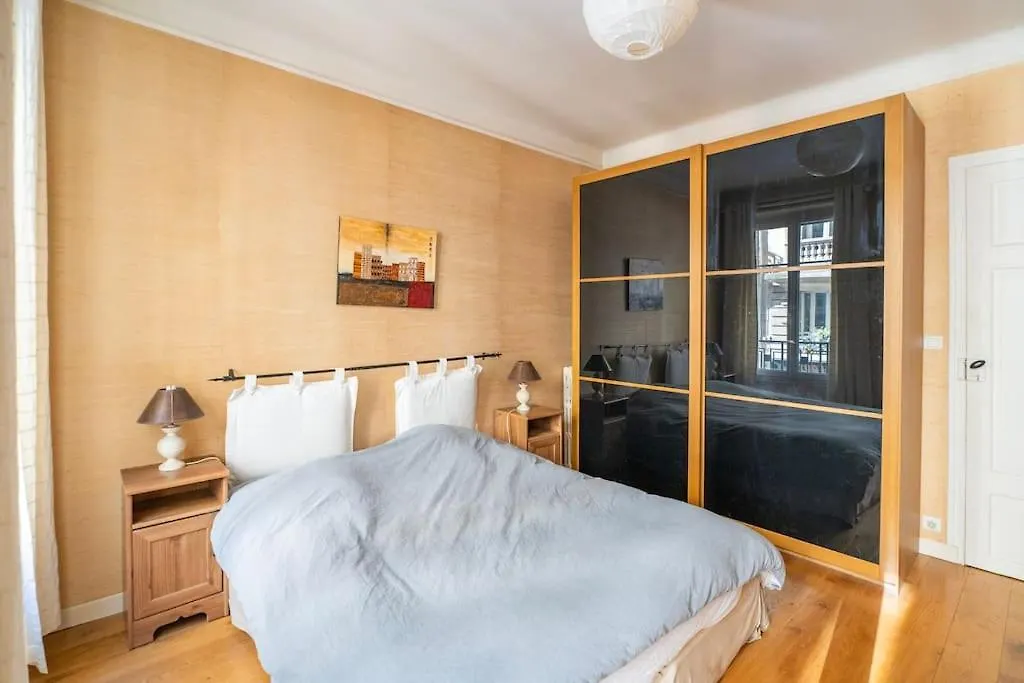 Creative Artist'S Retreat In Paris Apartment